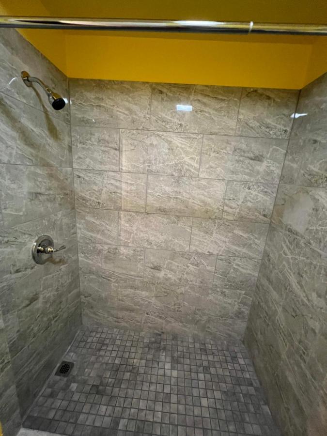 Dragon Inn & Suites Fayette Extérieur photo